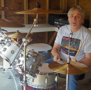 Meet your Posher, Dennis